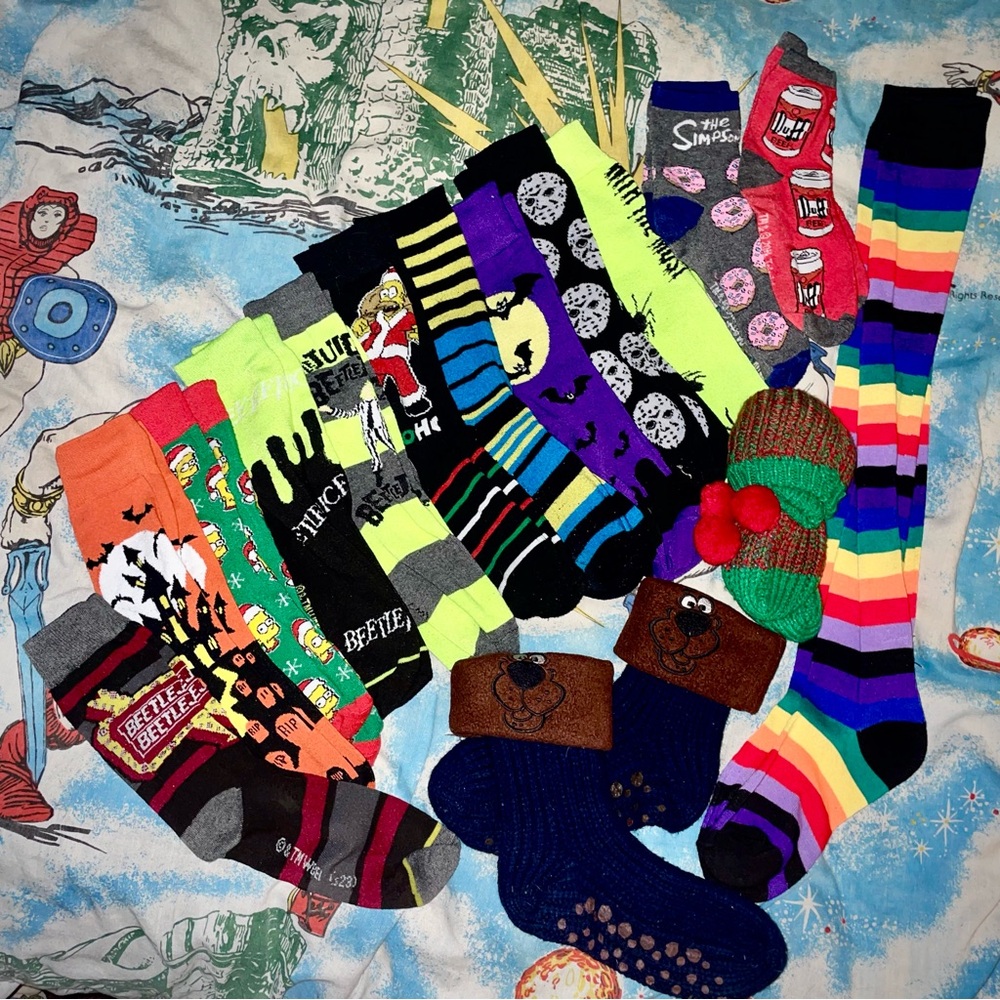Assorted Men's Crew and Novelty Socks - Multicolor - 15 pair!!